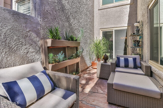 Building Photo - 342 Via Colinas