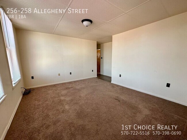 Building Photo - 2 bedroom apartment with HEAT INCLUDED!