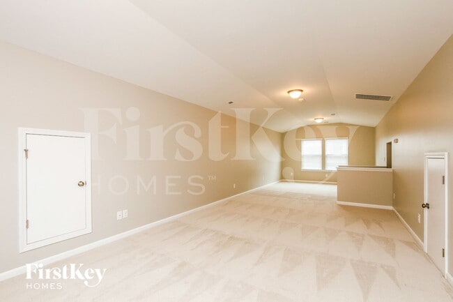 Building Photo - 136 Avalon Reserve Dr