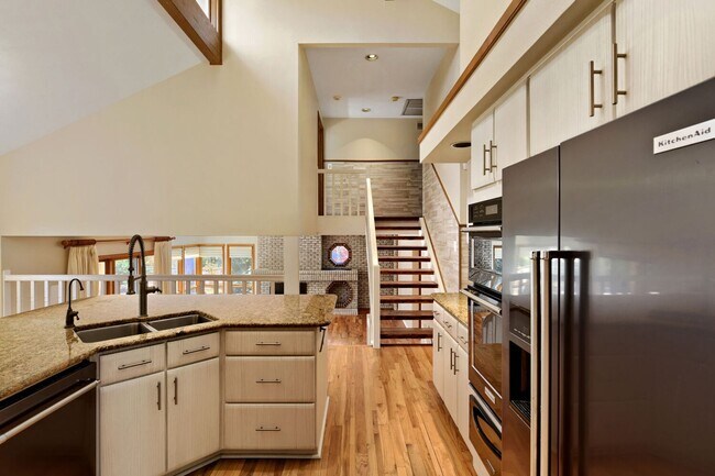 Building Photo - Outstanding Heritage Greens residence that features a spacious and airy layout that blends tradit...