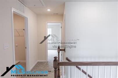 Building Photo - 8400 Jordan Meadow Dr