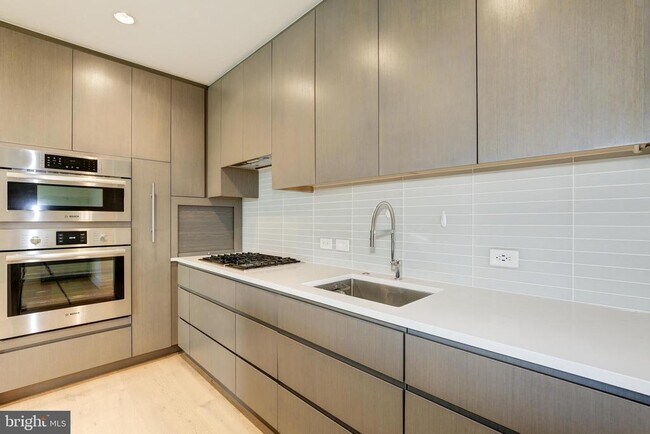 Building Photo - 2501 M St NW