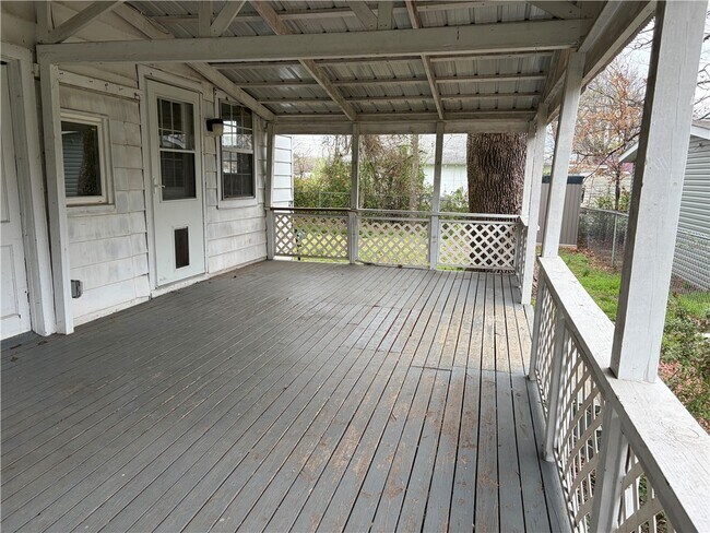 Building Photo - 2255 E Huntsville Rd