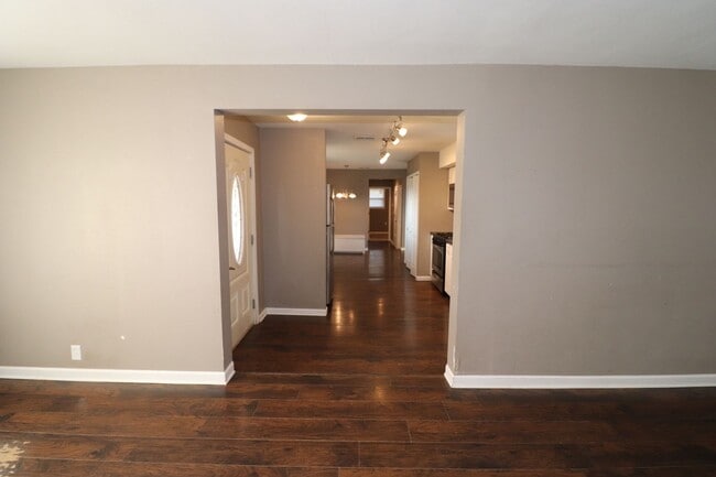 Building Photo - Family home for rent!