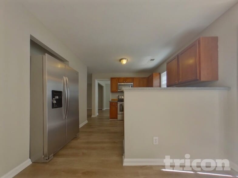 Building Photo - 120 Lakeside Point