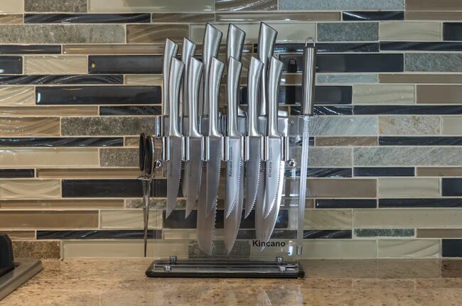 Building Photo - 18519 W Paradise Ln