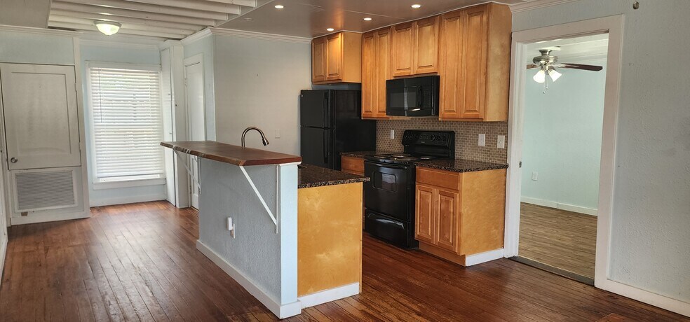 Building Photo - 1648 Guava Ave