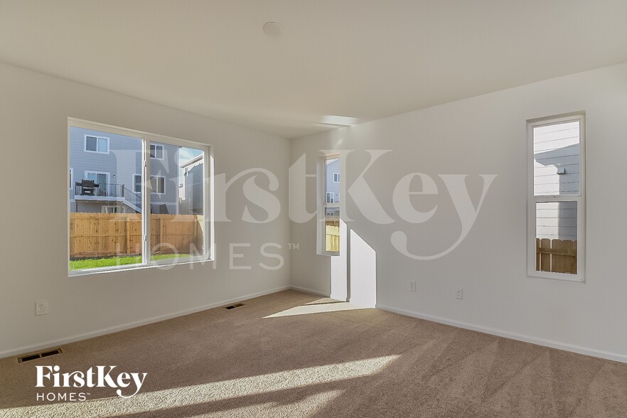 Building Photo - 10453 Luneth Dr