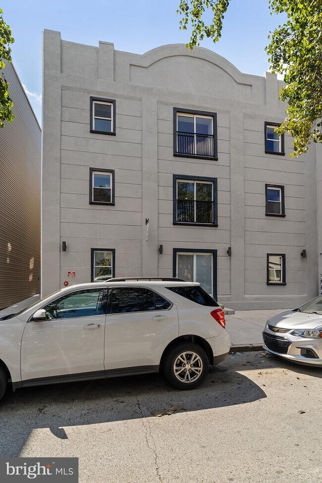 Building Photo - 980 N Marshall St