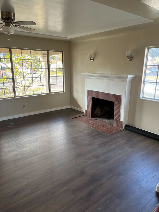 Building Photo - 10408 McNerney Ave