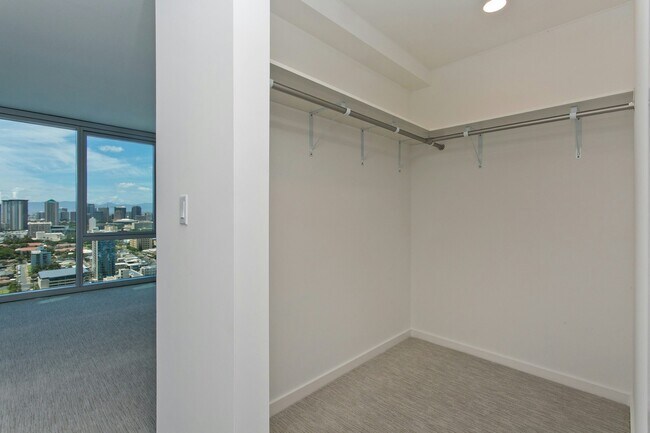 Building Photo - 1515 Liona St