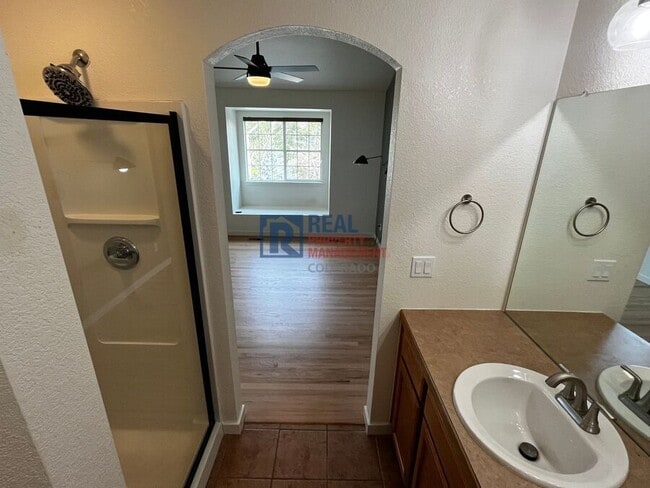 Building Photo - 737 Snowberry St