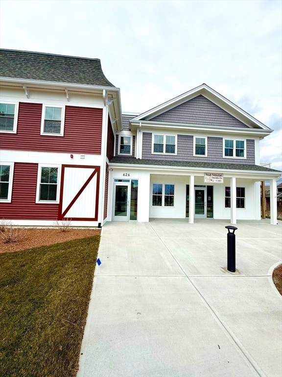 Building Photo - 626 Main St