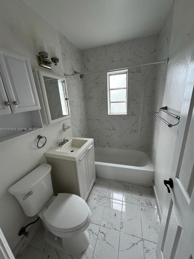 Building Photo - 541 SW 7th St