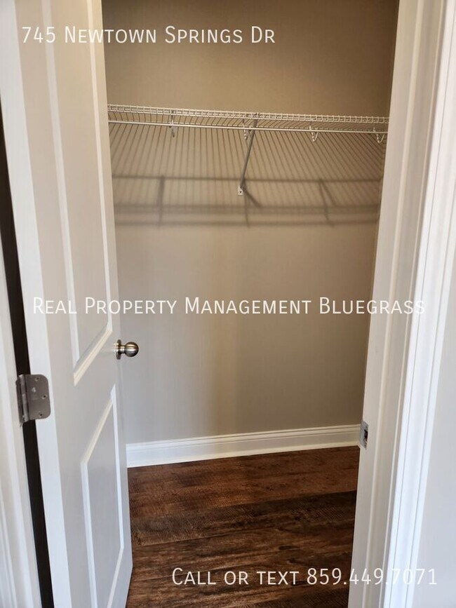 Building Photo - 745 Newtown Springs Dr