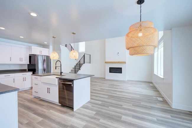 Building Photo - 1634 Gannett Dr