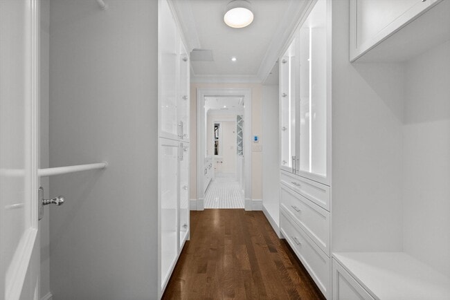 Building Photo - 2 Byron St