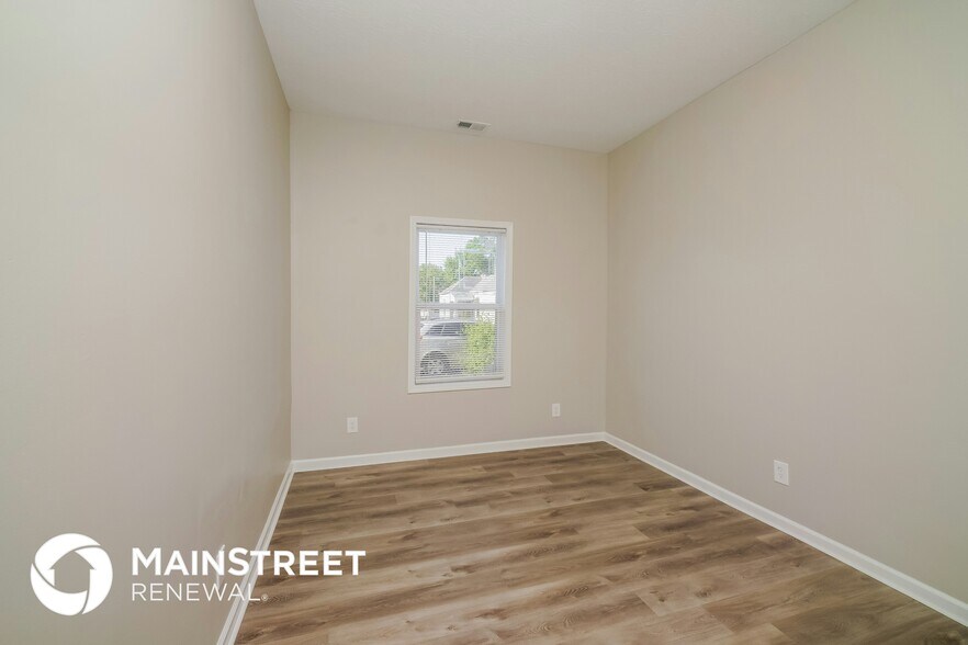 Building Photo - 3409 Vermont Ave