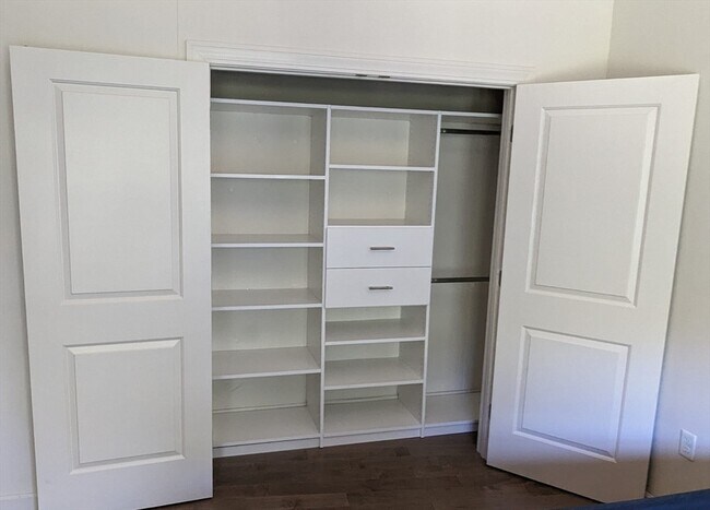 Building Photo - 2009 Symmes Cir