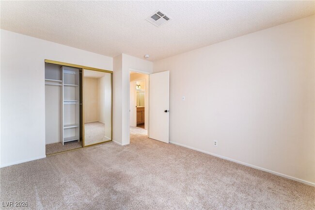 Building Photo - 8704 Isola Dr