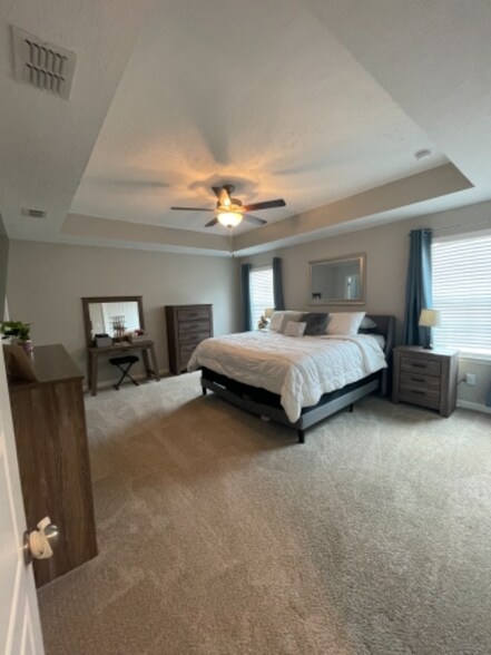 Building Photo - 4336 Doral Dr