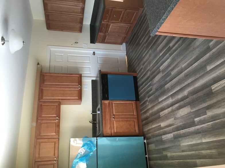 Building Photo - 42 Kenyon Ct