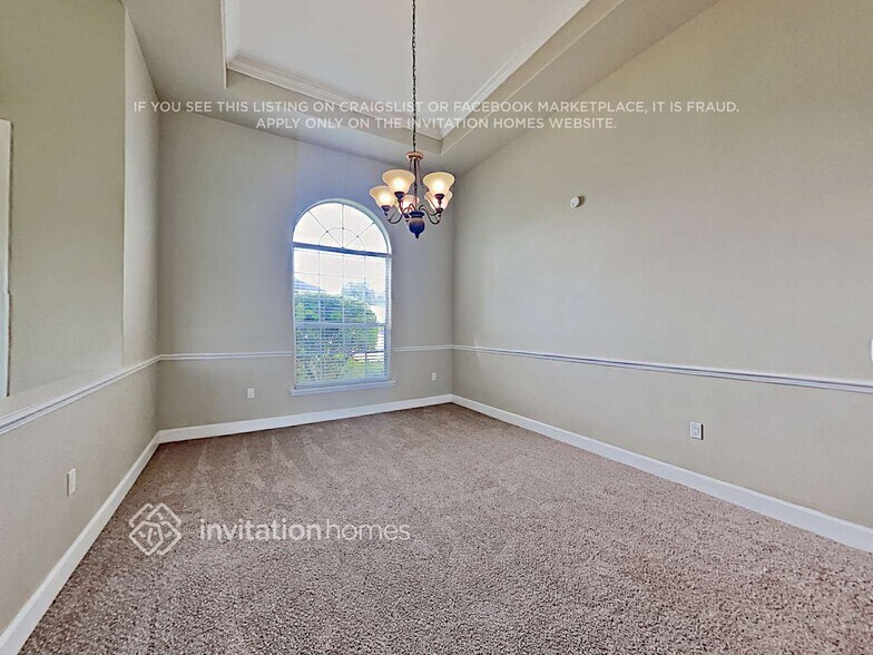 Building Photo - 2818 Kinsley St