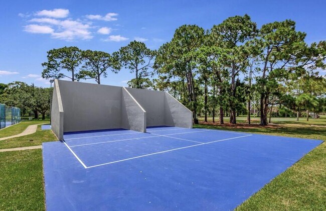 Building Photo - 417 4th Ln