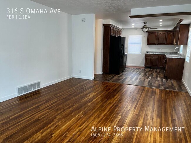 Building Photo - 4 Bed/1.5 Bath with Triple Stall Garage!