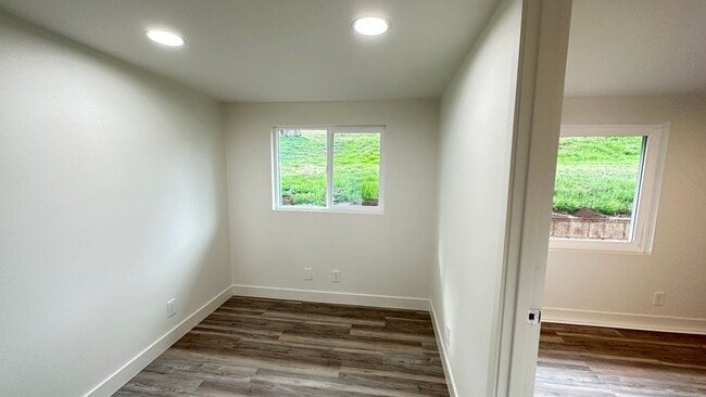 Building Photo - Remodeled 3 bd in Vista with large garage