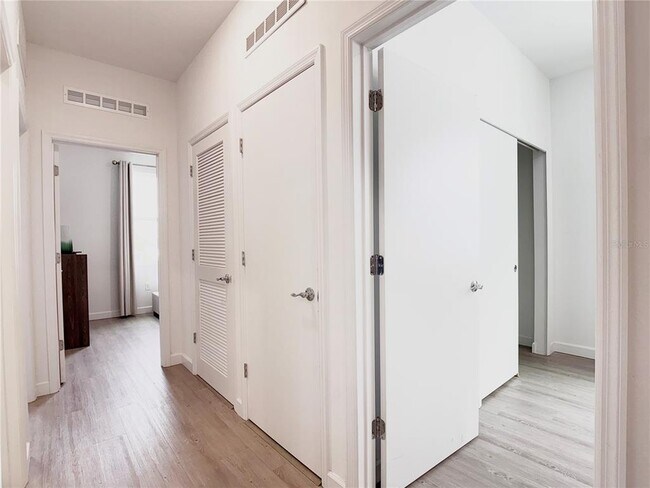 Building Photo - 332 Famagusta Dr