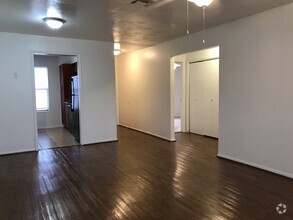 Building Photo - 2611PR
