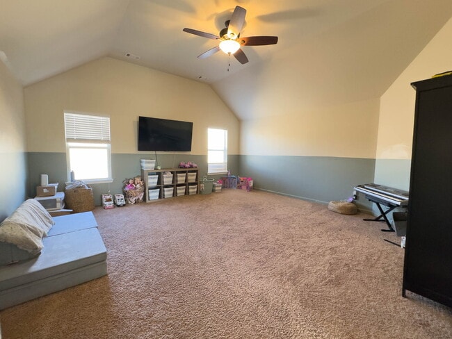 Building Photo - 523 Twin Vw Ct