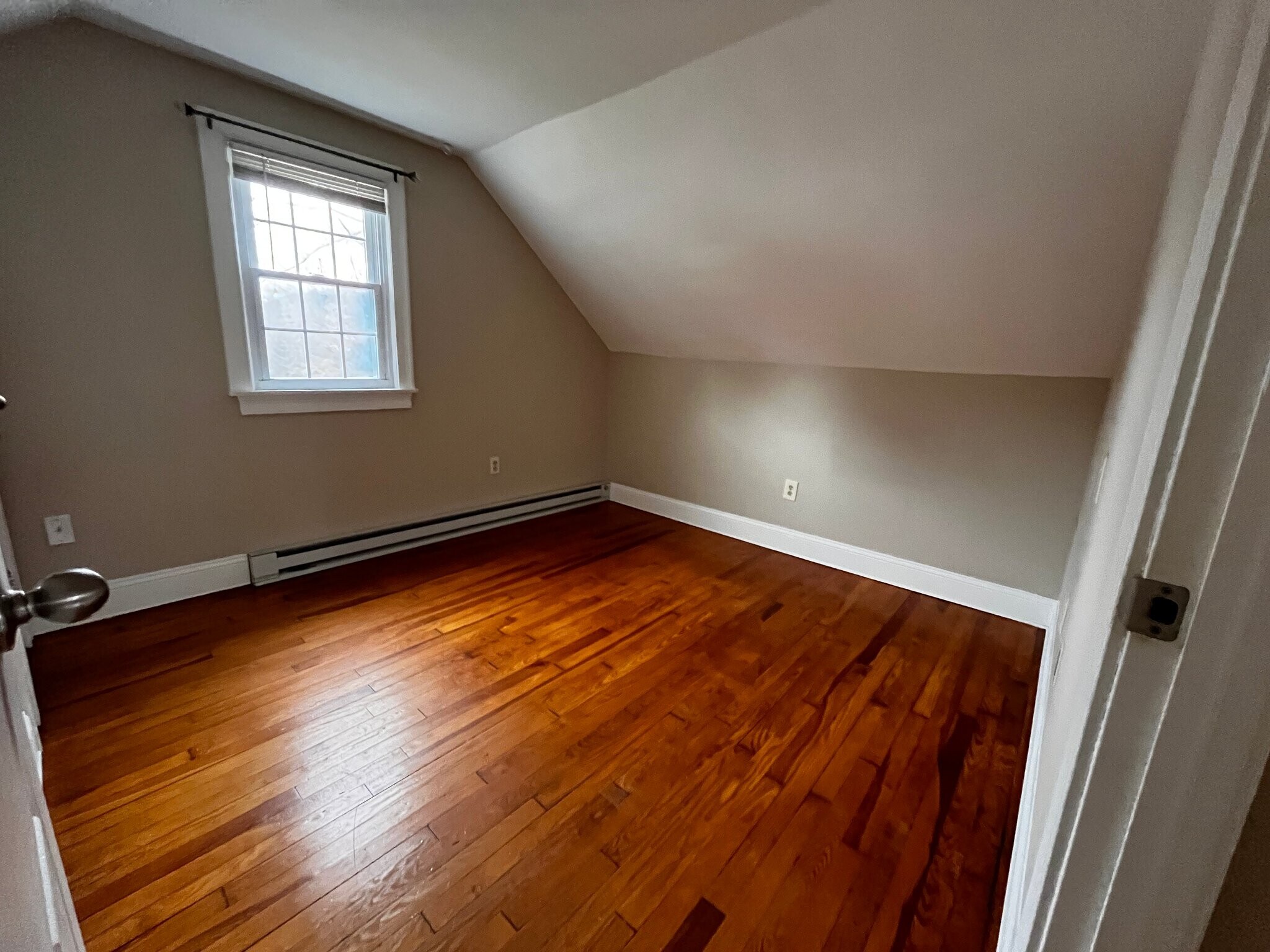 Building Photo - 242 Litchfield Rd
