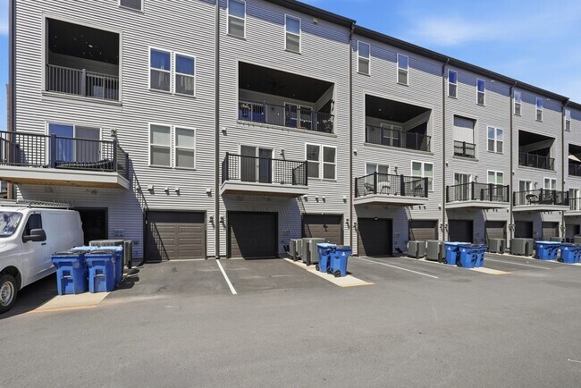 Building Photo - 43732 Transit Sq