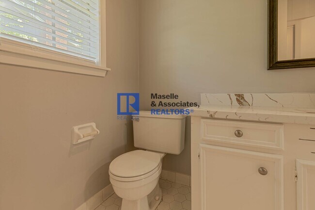 Building Photo - Charming 4-Bed, 2.5-Bath Home in the Heart...