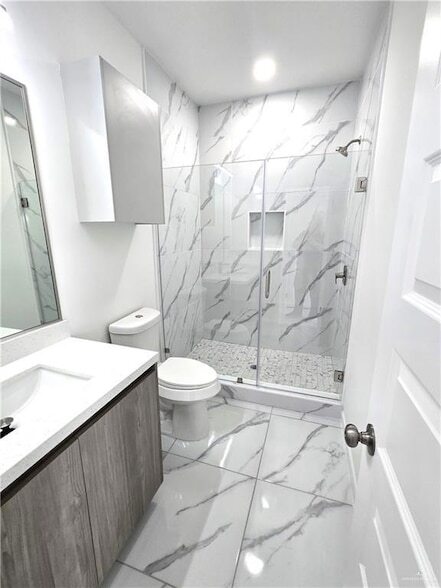 Building Photo - 3201 Magdalena St