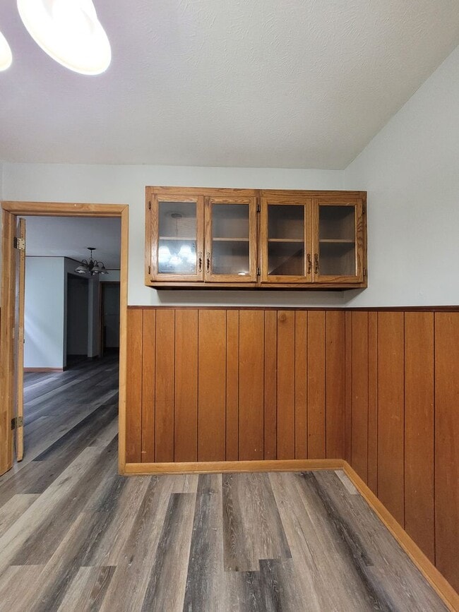 Building Photo - Move In Special! 4 Bedroom 1.5 Bath house!
