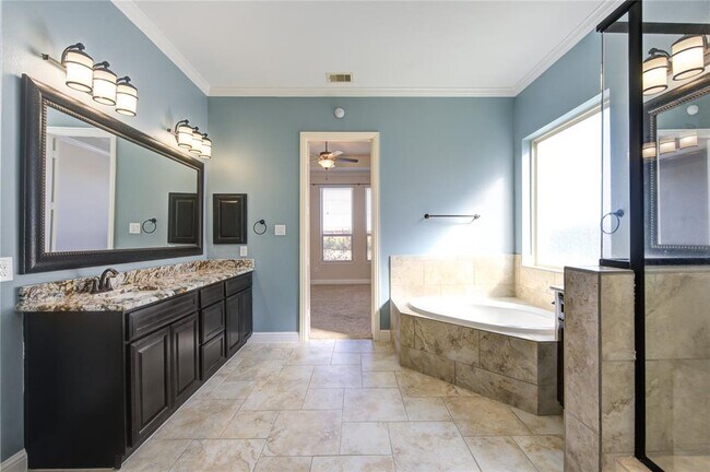 Building Photo - 6611 Hollow Bay Ct