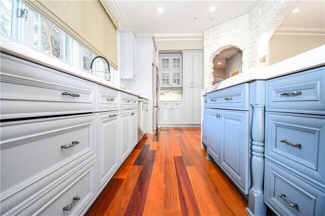 Building Photo - 4 Prichard Way NE