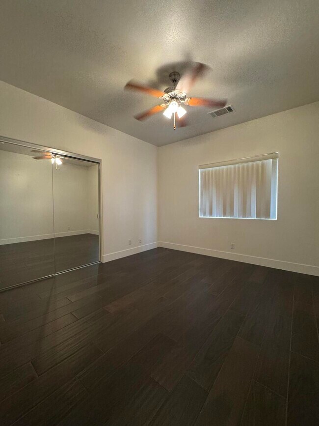 Building Photo - 74081 W Petunia Pl