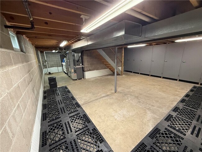 Building Photo - 9 Wisteria Ln
