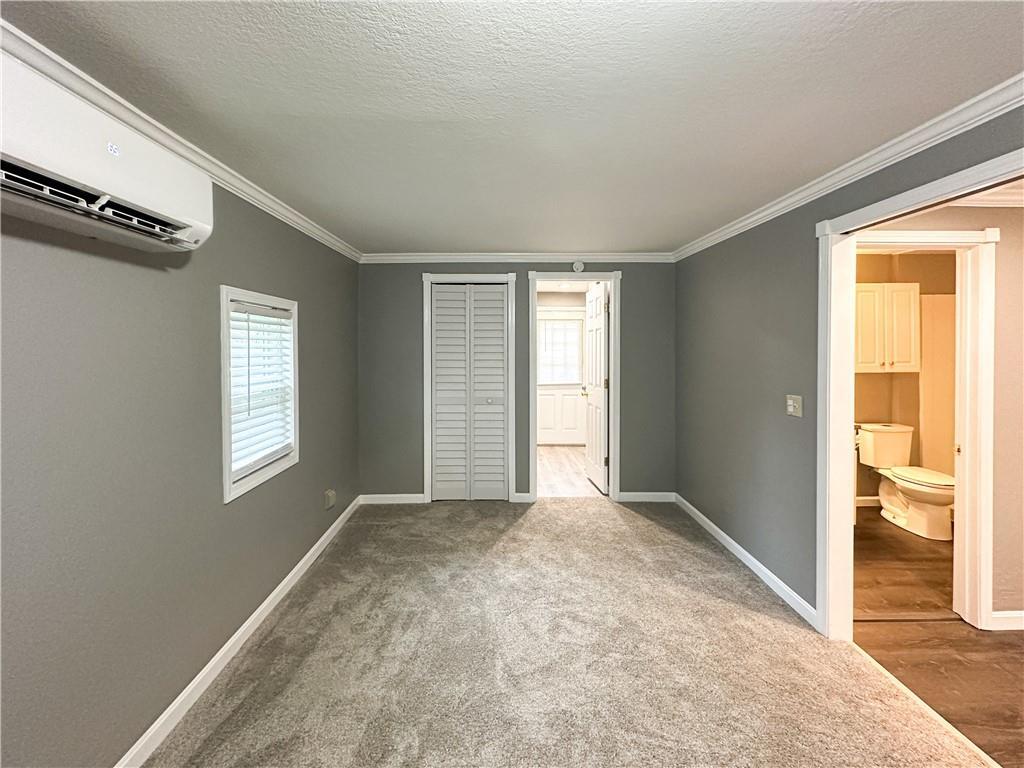 Main bedroom - 12189 Shady Ave