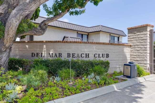 Building Photo - 806 S Sierra Ave