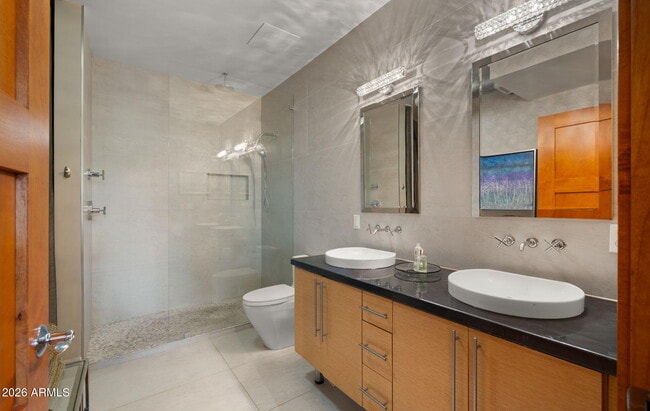 Building Photo - 4020 N Scottsdale Rd