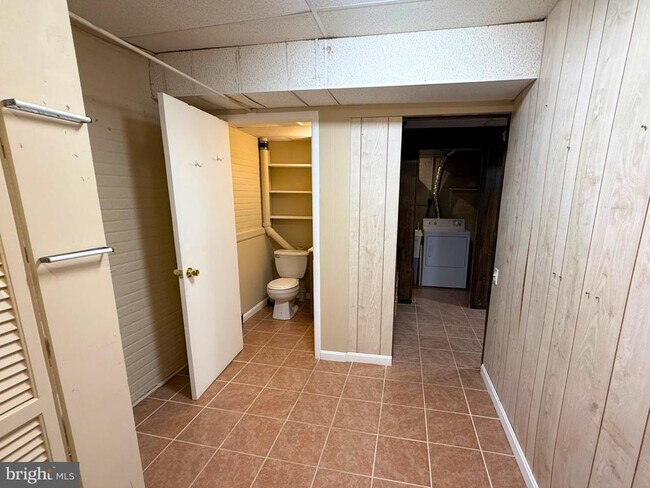 Building Photo - 5 Coliston Rd