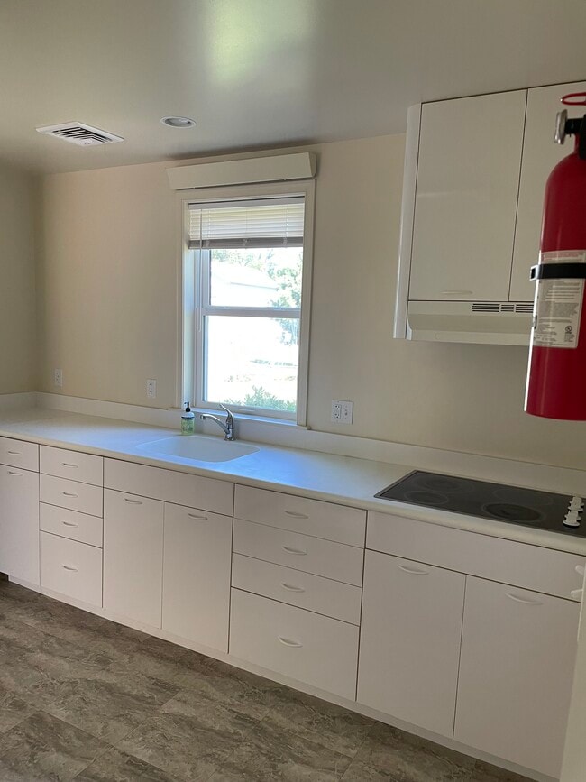 Building Photo - 223 Delaware Ave