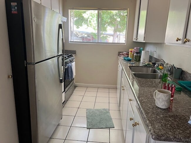 Building Photo - Beautifully remodeled 1 bedroom & 1 bath unit near Six Flags in Vallejo