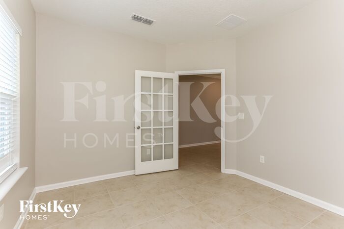 Building Photo - 9019 Devon Pines Dr