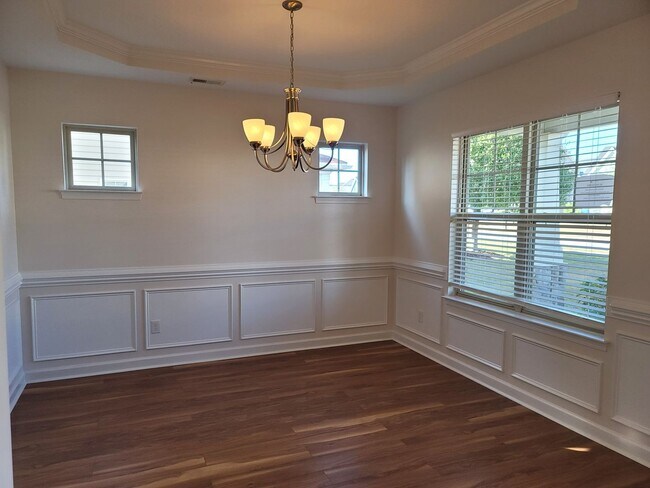 Building Photo - Immaculate 4 Bedroom, 3.5 Bath Home Located in Established Neighborhood. Minutes from Fort Bragg!